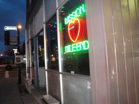DSC03949-mission-mile-end-with-bus.jpg